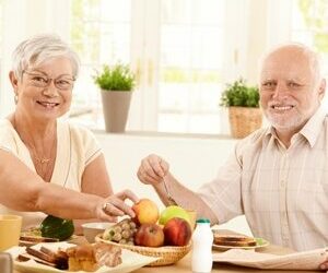 Study explores benefits of meal services for aging in place